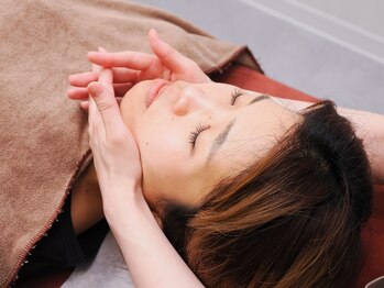 すみれ鍼灸整骨院の写真/SUMIRE式小顔矯正×美容鍼で圧倒的美しく小顔に＊驚きの違いを体感してください