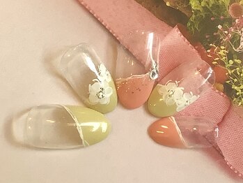 ななめフレンチ×手描きフラワー