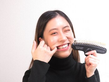 ホワイトベース(White Base)/施術後にもう一度歯の色チェック