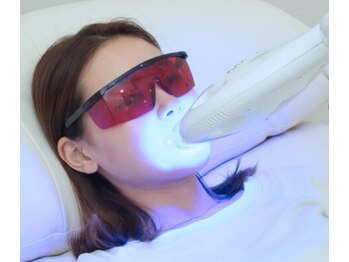 ホワイトニングサロン 豊中/照射中寝ても大丈夫♪