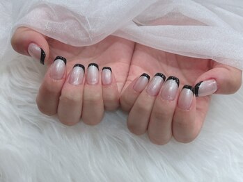 リンドネイル バイ モカ アンド ララ(Lind nail by moca and LaLa)/黒フレンチ