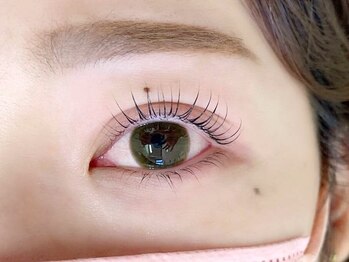 アイラッシュサロンクローバー 大垣店(CLOVER)の写真/ナチュラルだけど存在感のある仕上がりに大満足♪【予約殺到！まつげパーマ上/上下】学割クーポンもあり！