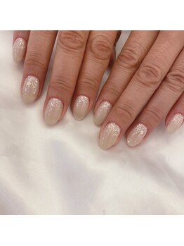 リアンジェ(Lianje)/8,800コ-スのシンプル上品ネイル