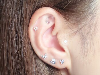 ソルシエール(Sorciere)/耳つぼジュエリー施術例