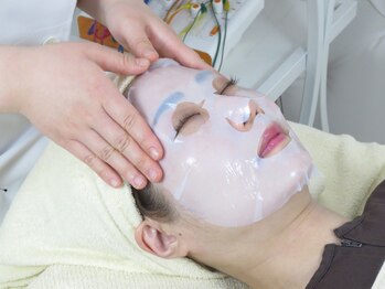 アキュモンド 渋谷院(acumond)/シミしわたるみ改善コース施術中