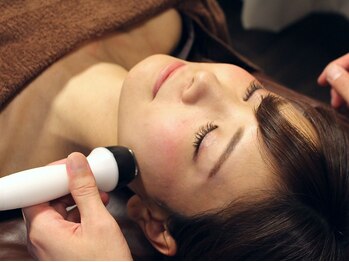 ナイン整体院/ハイパーナイフで小顔に!!