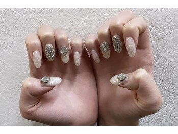 ジェイノヴァール(Jnovart)/