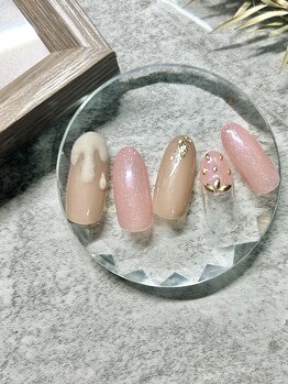 ルミライズ(Lumirise)/イチゴチョコネイル