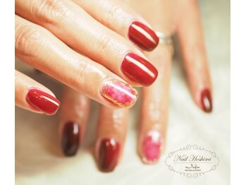 ジュジュ(Juju)/深みレッドでもやもやネイル