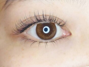 シリウス(Sirius)の写真/大人気の“フラットラッシュ”導入店☆自まつ毛が少ない方も◎目元の印象をUPさせて、憧れの美まつげに♪