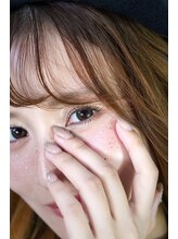 サロン ド ラリュール(Salon de L'Allure)/盛れる目元に