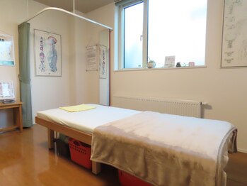愛健カイロクリニカル/施術台