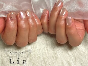 アトリエ リグ(atelier Lig)の写真/シンプルなデザインこそ細部までこだわりあり♪丁寧な施術で美しいうる艶ネイルに☆[若松河田/東新宿]