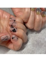 アングゥイー(ungu iE)/アシンメトリー