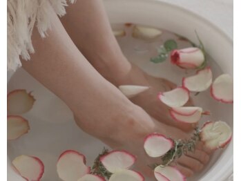 リリーボワ(LillyBois)/(3)お花とミネラルたっぷり足湯