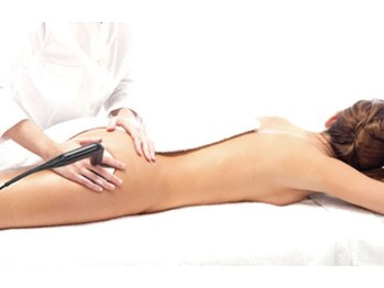 術後インディバ専門サロン 新宿/インディバボディ/腰/背中