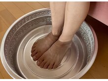 あすなの雰囲気（足湯でポカポカからスタートします）