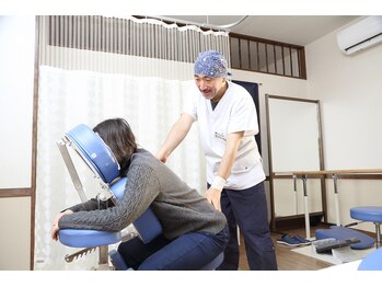 にらさわ整骨院/施術機器紹介-マッサージチェア