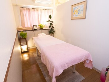 ロンロン 日吉店(RONRON)の写真/【アロマの香り漂う女性専用サロン】完全個室の贅沢空間♪お悩みに合わせた施術で心も身体もリフレッシュ！