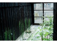 リリム(Lrim)の雰囲気(町屋の一角にある、京都らしさ溢れる隠れ家サロン)