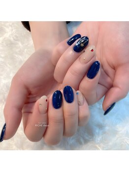 リッシュ ドゥ(RICHE deux)/大人シンプルクリスマスネイル♪