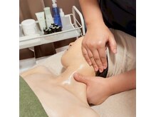 サロン シュシュ(salon chouchou)の雰囲気（デコルテ～肩首までリンパを流しお顔への効果を最大限に。）