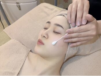 銀座ナチュラルスタイルの写真/シミケア.くすみ.開き毛穴に*ハイドラ毛穴洗浄＋白玉ホワイトスノーピール¥6980◆内側から発光する美白肌へ