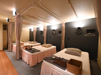 ラムーン(LAMOON)/ベッドでの施術