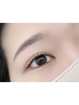 ナチュラル上品な目元にしたい