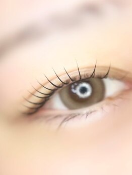 ナチュラル上品な目元にしたい