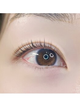 エメル(Emer)/《パリジェンヌラッシュリフト》