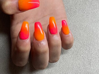 ネイルサロン フィフスアベニュー(Fifth Avenue)/ネオンカラー