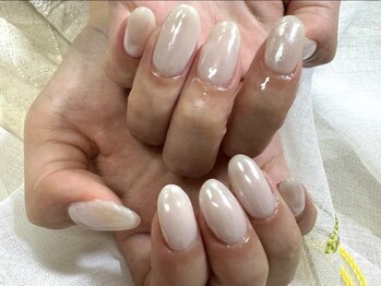 ネイルライフ(NailLife)/ワンカラーにミラーかけでツヤ