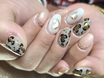 ヒョウ柄ネイル