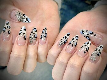 ブイピーネイル 新大久保(VP nail)/長さだし&やり放題90分