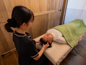 クマの冬眠 南川添店/施術風景