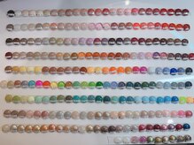 ヴェローナ ネイルアンドエステティック 恵比寿店(VERONA)の雰囲気（ワンカラーでもこれくらいのカラーからお選び頂けます。）