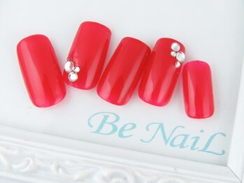 ビーネイル(Be NaiL)/赤のシンプルネイル