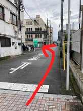 ビューステージ アイブロウサロン 前橋/第一駐車場まで進む