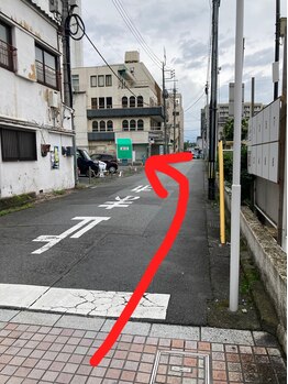 ビューステージ アイブロウサロン 前橋/第一駐車場まで進む