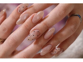 ネイルサロン ネイルシー(NaiL.C)の写真/〈girlyマグネット〉トレンドドット♪オフィスネイルにも◎