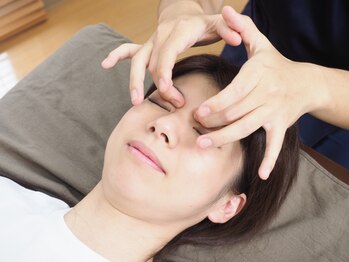 和穆の写真/【足元から頭まで全身を整える】デスクワークによる辛い眼精疲労や頭の緊張を鍼灸と整体の組合せで解消◎