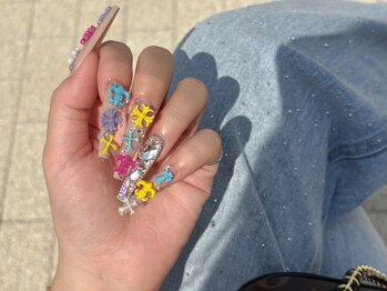 エムネイル(M-Nail)の写真/【持ち込みデザイン/長さだしOK◎】1500種類以上のパーツの品揃え★他店では出来なかったアートも◎