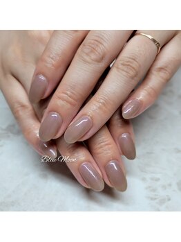 ブルームーン(BlueMoon)の写真/シンプル系ネイルはお任せ！元OL経験と色合わせでオフィス・日常に輝く指先を◎