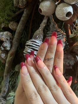 ルーム ビューティーラボラトリーズ(room beauty laboratories)/フレンチネイル×スカルプ