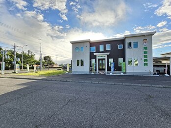 尾田整骨院/砂利まで停めやすい広々な駐車場