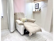 サロン ド サイタン(SALON de SAITAN)の雰囲気（リクライニングチェアでゆったり施術させて頂きます♪）