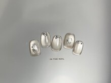 イン ザ ネイル(in the nail)の雰囲気(マグネット シェル*ホロラメ)