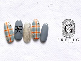 秋カラーでチェックネイル