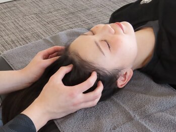 ウィズバディー(WithBuddy)の写真/【ドライヘッドマッサージ60分¥6600】ドライヤーなど、アメニティのご用意も◎眼精疲労が気になる方にも！